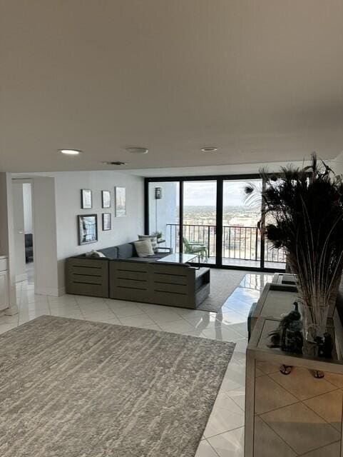 Building Photo - 5600 N Flagler Dr