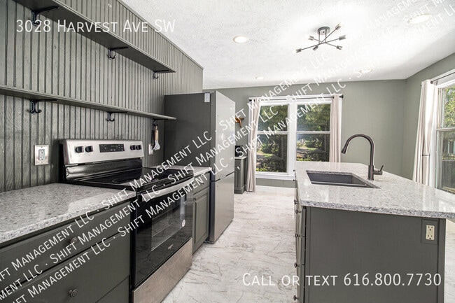 Building Photo - 3028 Harvest Ave SW
