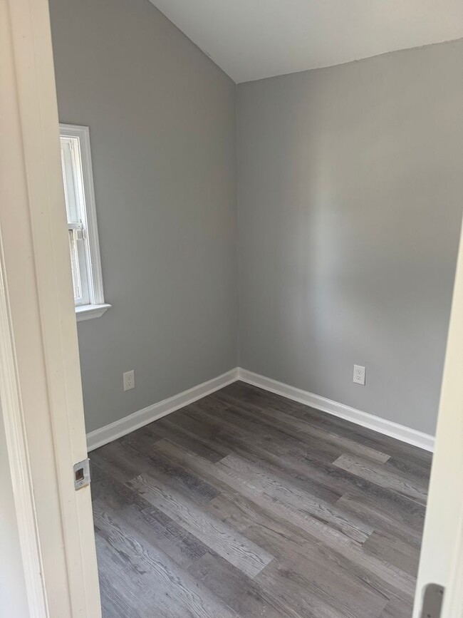 Building Photo - Charming 1-bedroom, 1-bath home with additional office space