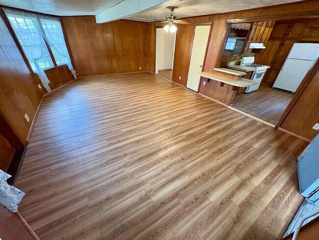 Building Photo - 1836 Rivercrest St