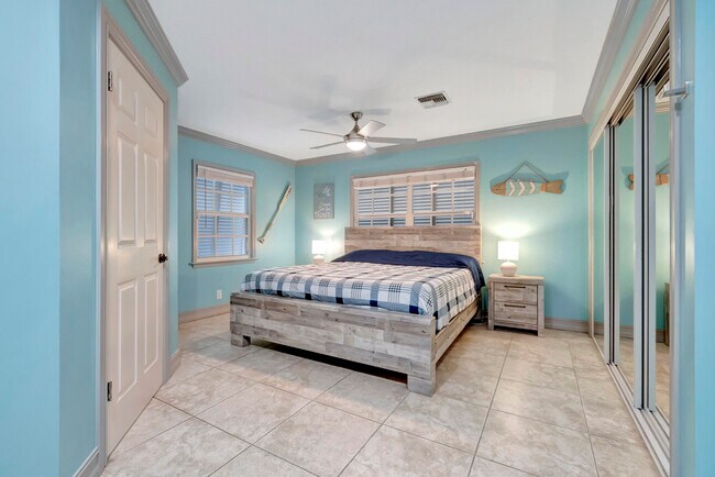 Building Photo - 310 Gulfstream Dr