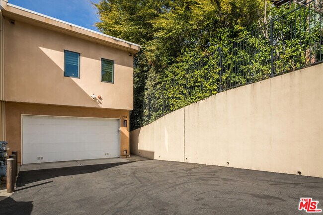 Building Photo - 1912 Liberty Ct