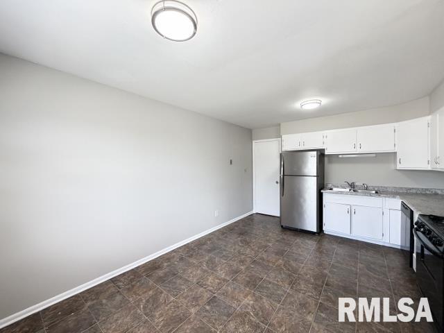 Building Photo - 2220 W Kensington Dr