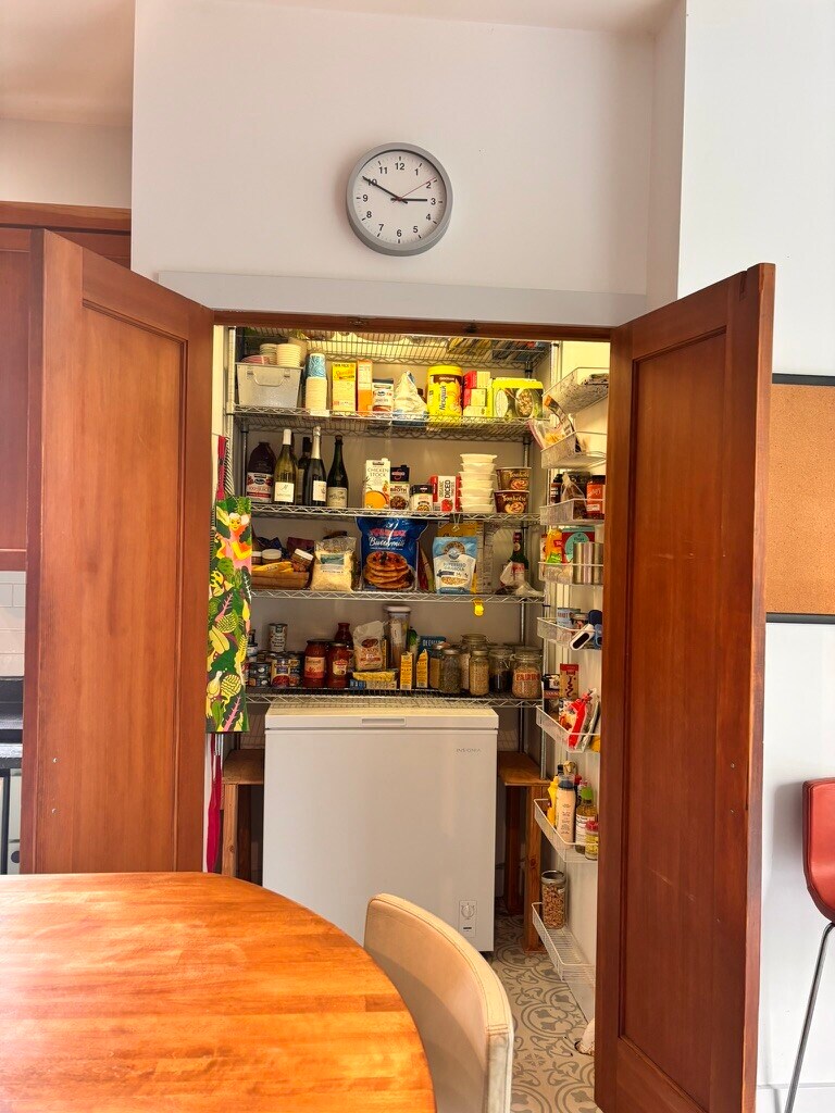 Building Photo - 238 Mather St