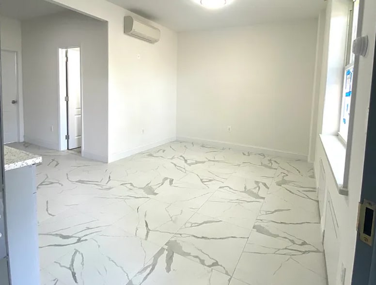 Building Photo - 8279 164th Pl