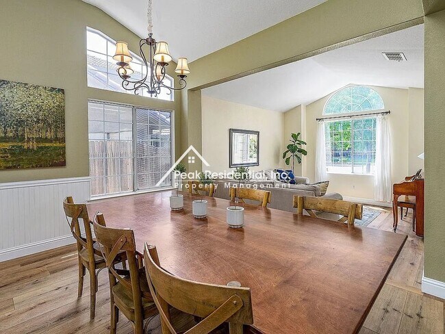 Building Photo - Updated 4bd/2ba Folsom Home with 3 Car Gar...