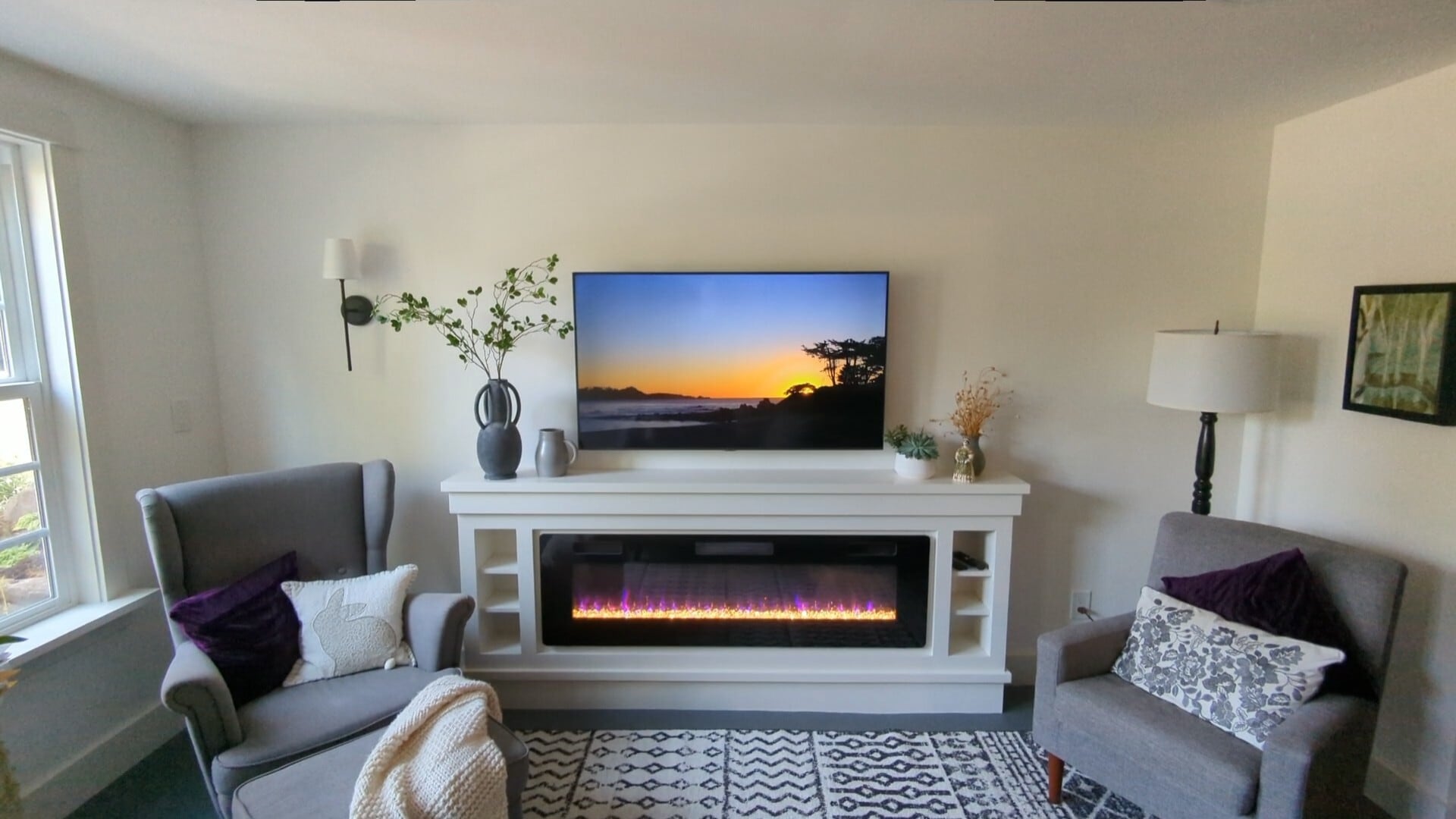 Fireplace and TV - 1411 NW 120th St