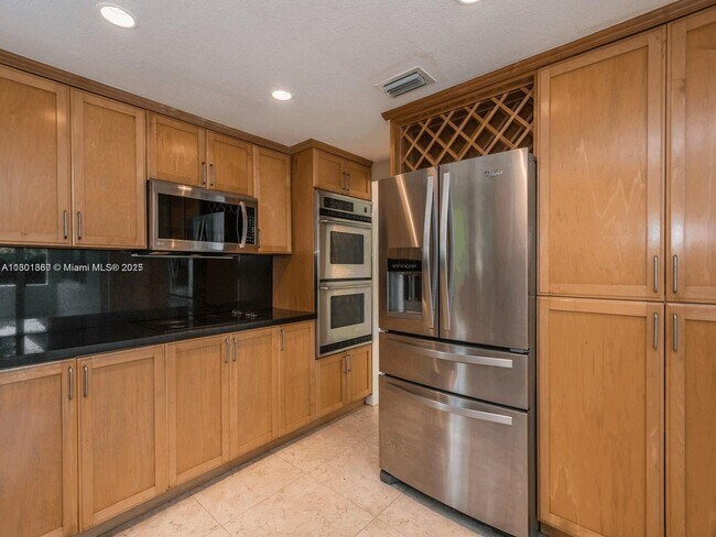 Building Photo - 4000 Alhambra Cir