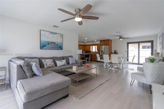 Building Photo - 510 SE 3rd Ave