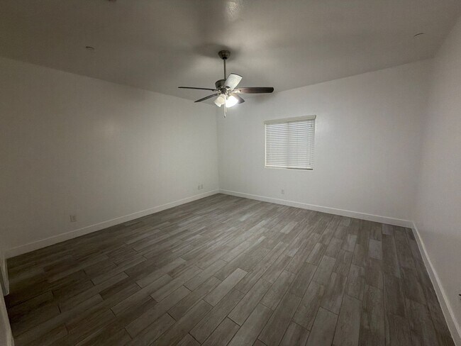 Building Photo - 21391 W Monte Vista Rd