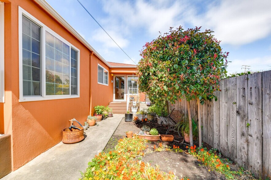 Building Photo - 2355 21st St