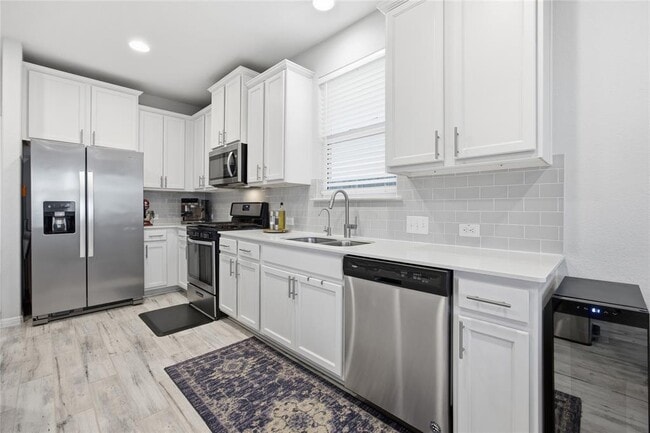 Building Photo - 6402 Moncrieff Dr