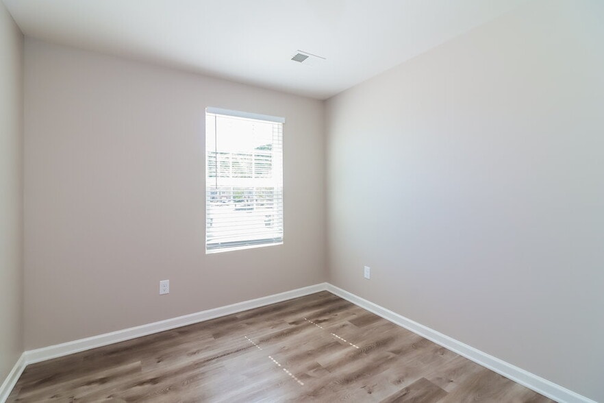 Building Photo - 170 Alton Cir