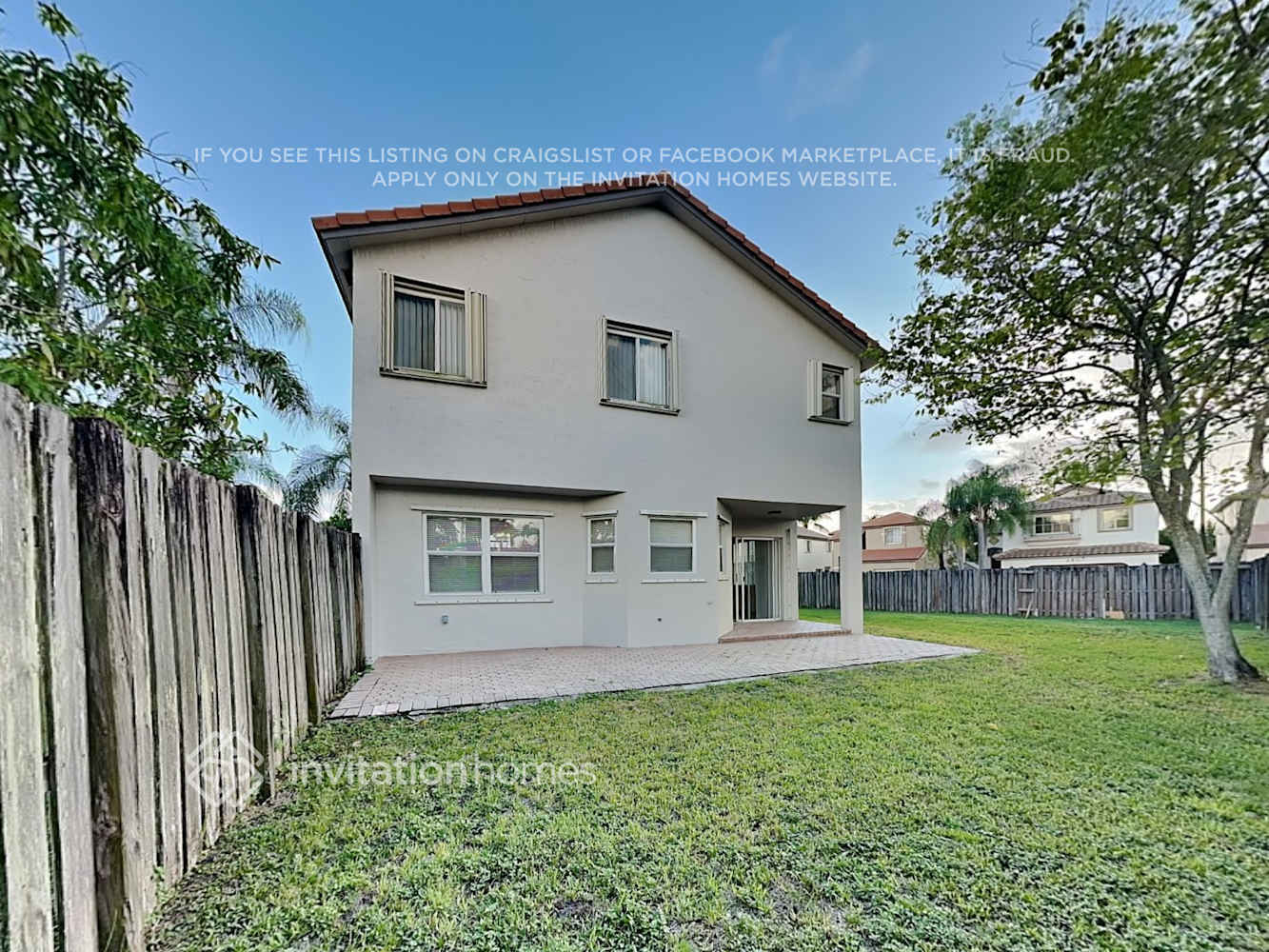 Building Photo - 414 Lakeside Cir