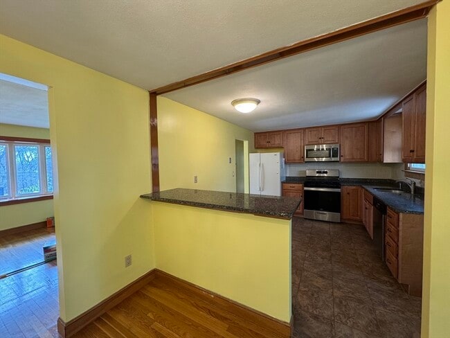 Building Photo - 7 Lee St