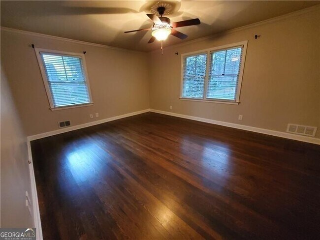 Building Photo - 4615 Mystic Dr NE