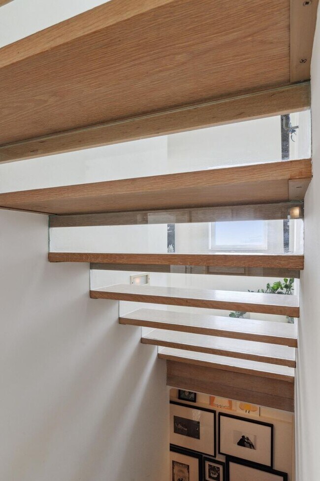 Building Photo - OPEN HOUSE: Saturday (6/20) 4:30pm-5:00pm. Stunning 3-Level Single Family Home with Modern Touche...