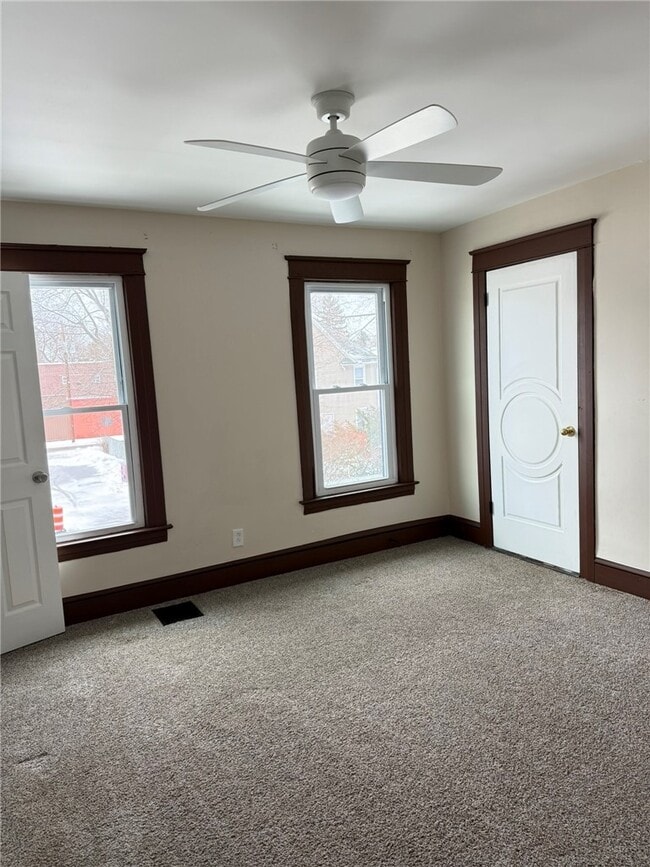 Building Photo - 414 Walnut St