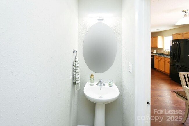 Building Photo - 3130 Osceola Lane