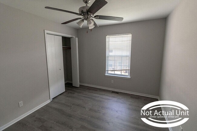 Building Photo - 5000 Derby Ridge Dr