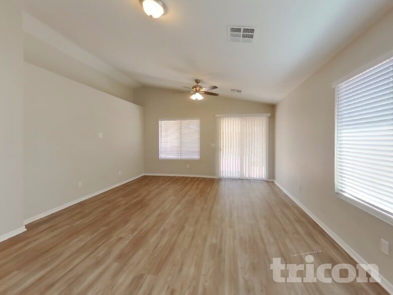 Building Photo - 1627 W Prospector Way