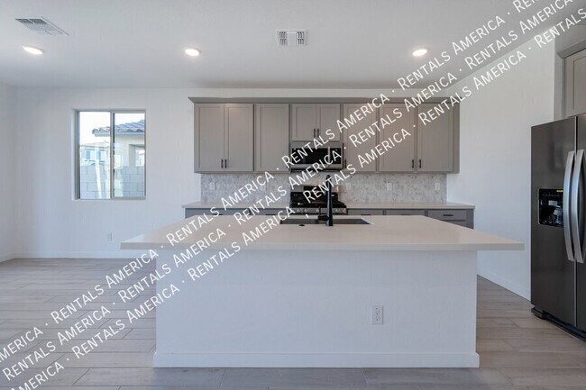 Building Photo - 4533 S Mole