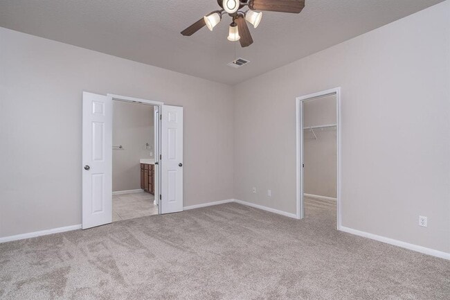 Building Photo - 806 Bedford Ct