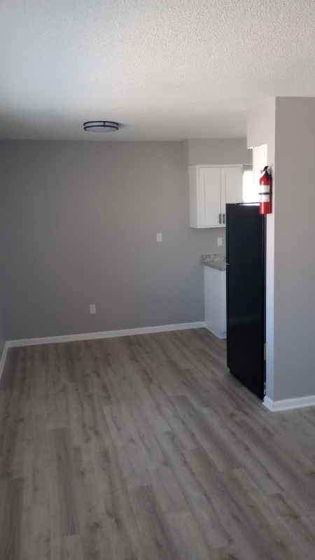 Building Photo - 215 Snead Dr