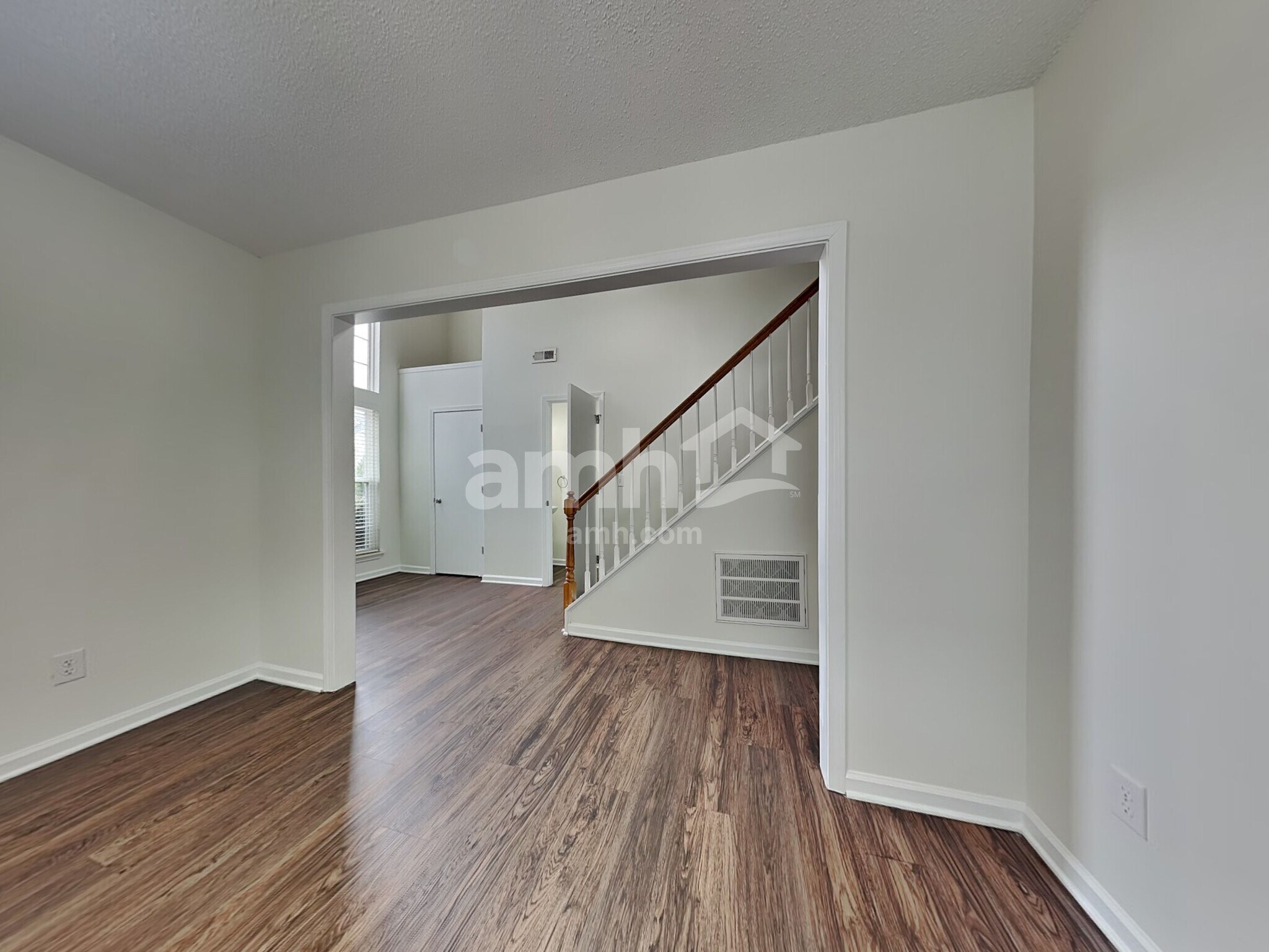 Building Photo - 8616 Warwick Crest Ln