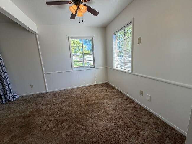 Building Photo - Charming Vintage Gem: Cozy 3-Bedroom Retreat with Timeless Style in Sacramento