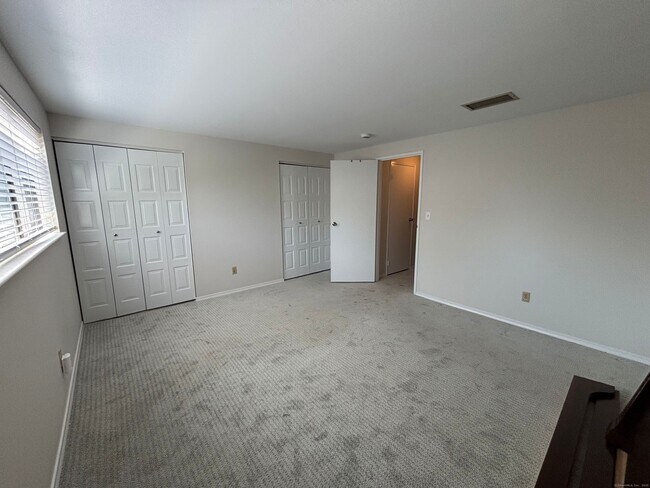 Building Photo - 133 Knapps Hwy