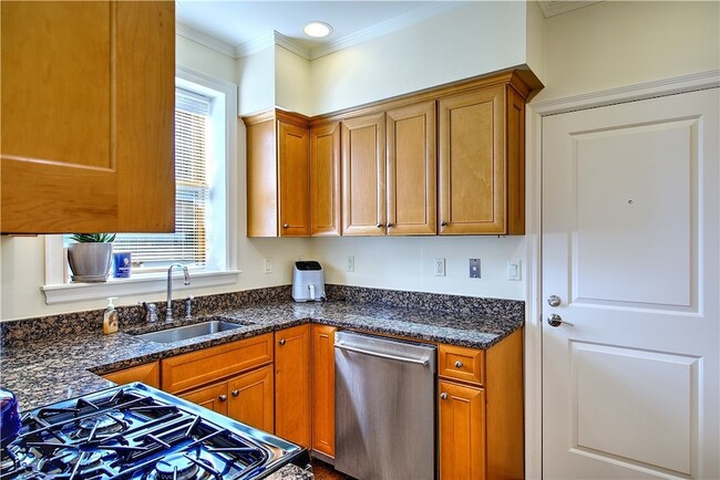 Building Photo - 1180 Narragansett Blvd