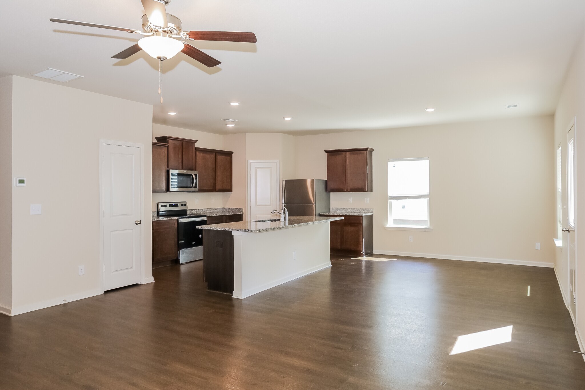 Building Photo - 576 Greenlee Rd