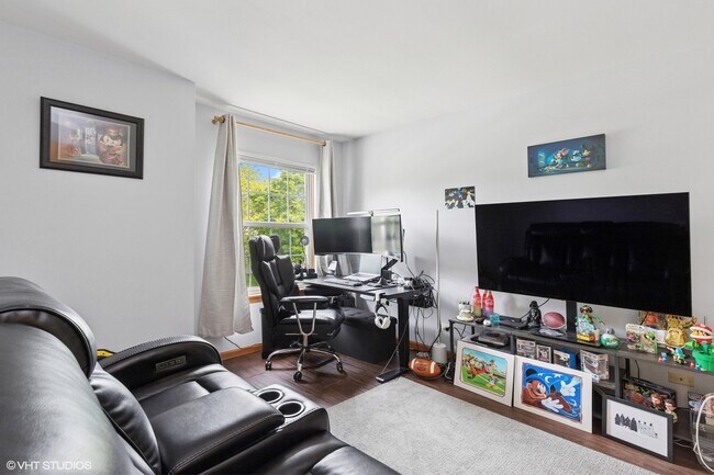 Building Photo - 811 Cambridge Dr
