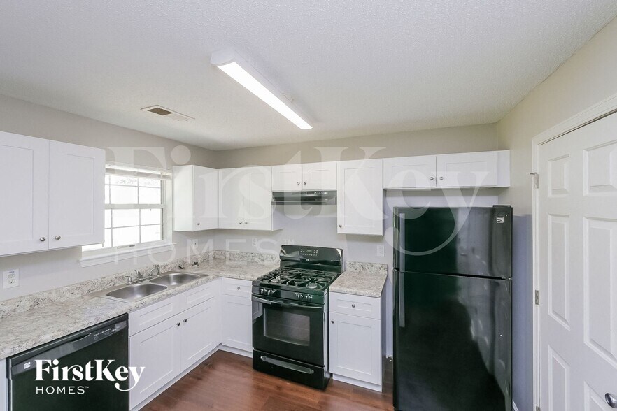 Building Photo - 4210 Waldrop Hills Terrace