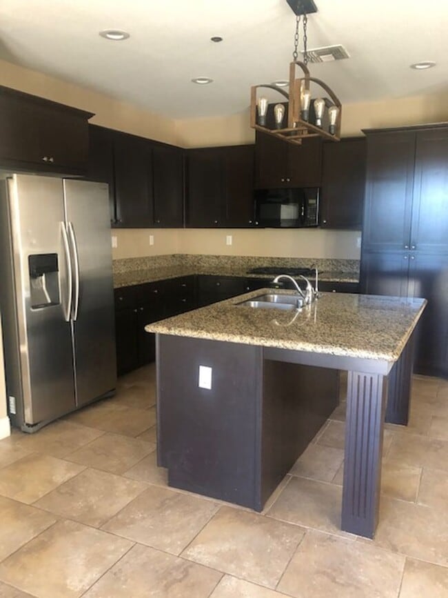 Building Photo - 893 Clearwater Creek Blvd