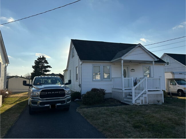 Building Photo - 1231 Hilldale Rd