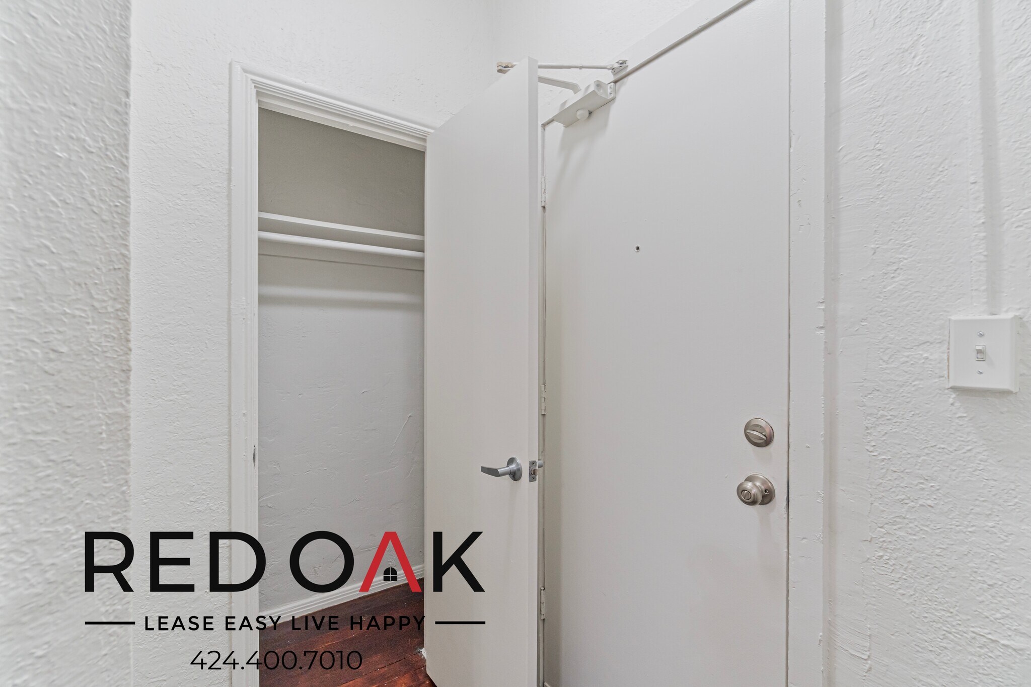 Building Photo - 849 S Oxford Ave