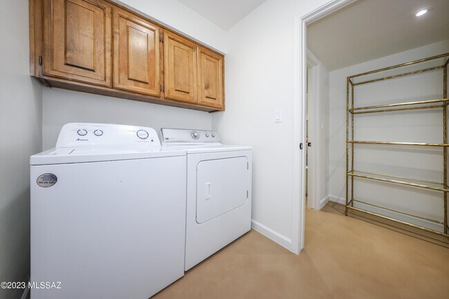 Building Photo - 2791 W Casas Cir