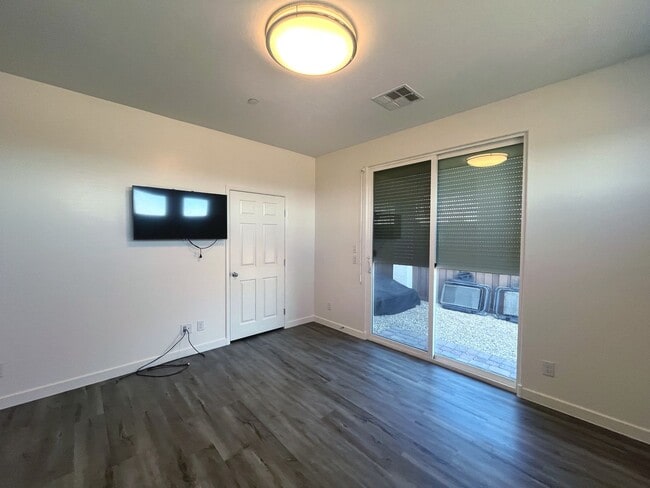 Building Photo - Single-story 1326 sq ft, townhome built in 2019 w/3 bed, 2 bath & spacious attached 2-car garage ...