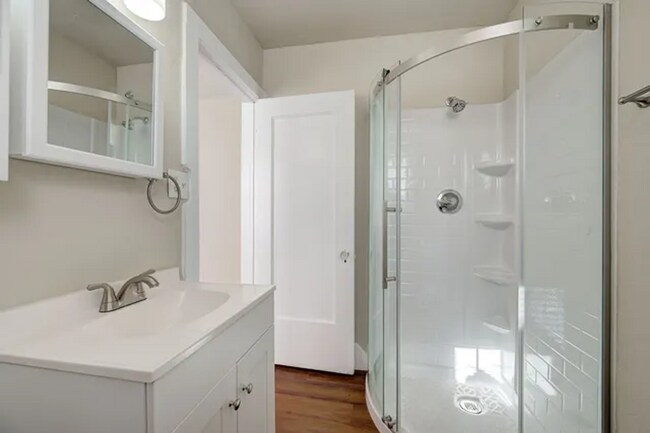 Building Photo - Renovated 4-plex in Paseo with modern 1-be...