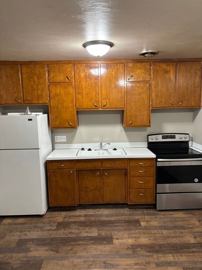 Building Photo - Eacker Rentals (1730 S 17th St)
