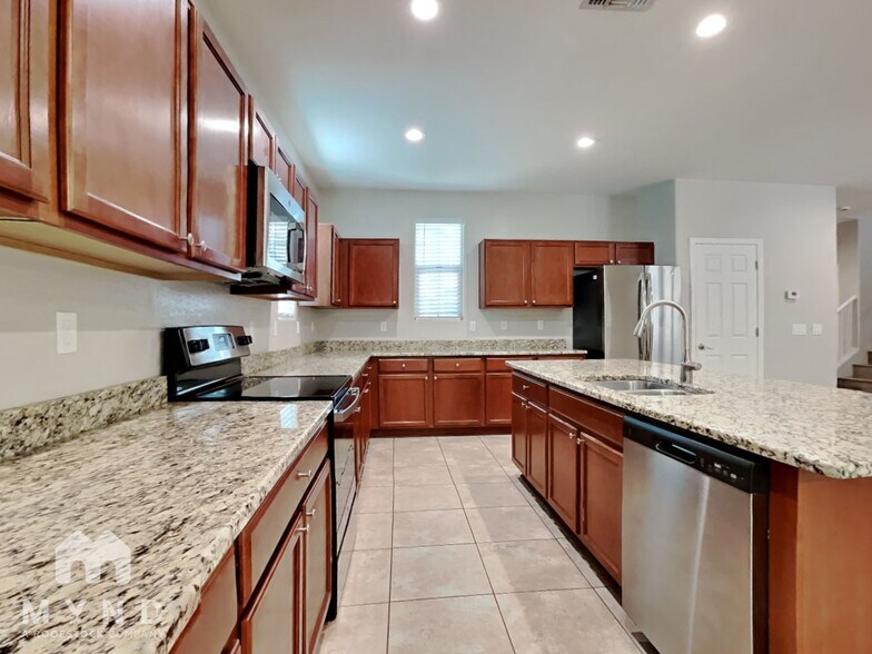 Building Photo - 4079 E Devon Dr