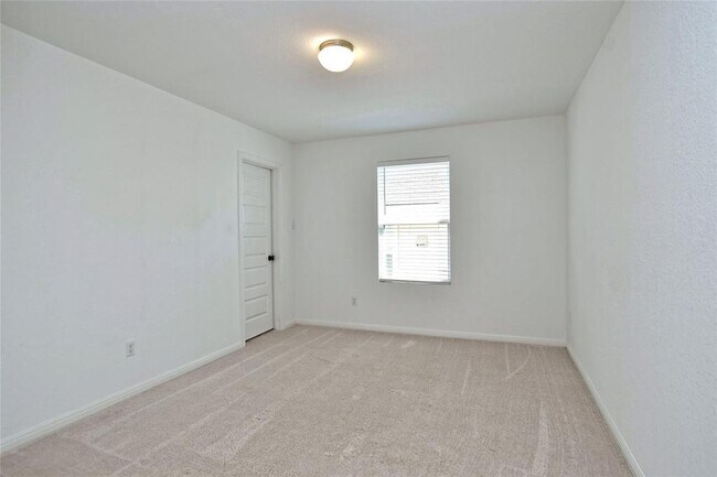 Building Photo - 17709 Shafer Dr