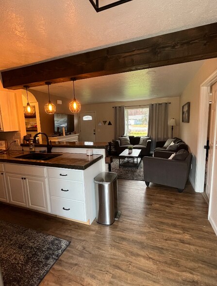 Building Photo - 48160 Rustic Ave