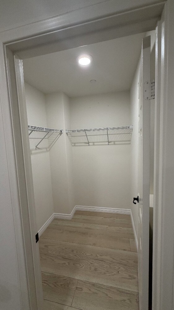 Building Photo - 1287 White Oak Ct