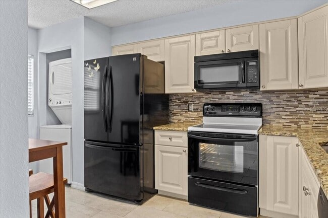 Building Photo - 900 Cove Cay Dr