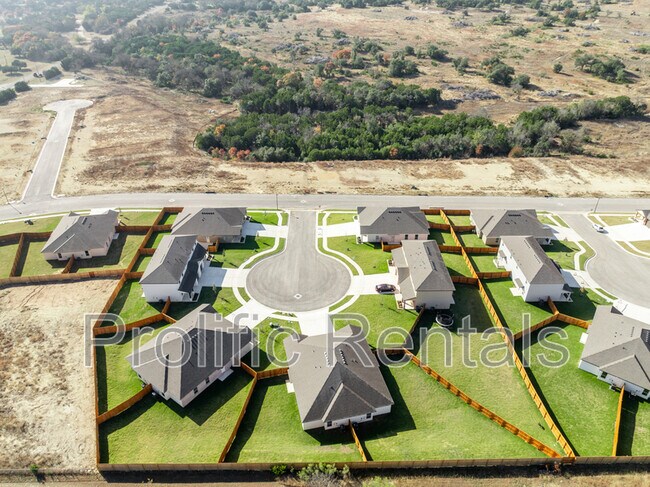 Building Photo - 102 Logan Ct