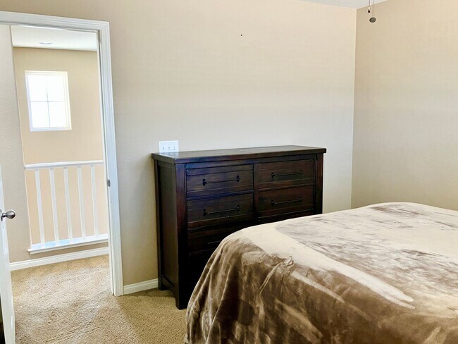 Building Photo - Welcome to your new home at Alington Bend ...