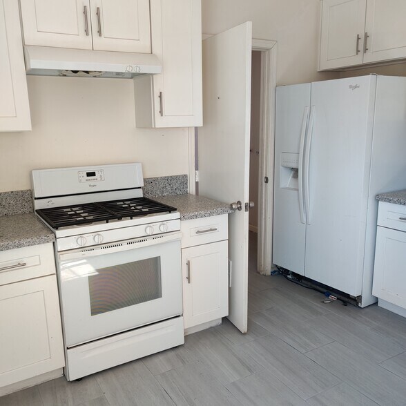 Building Photo - 344 E Virginia Cir